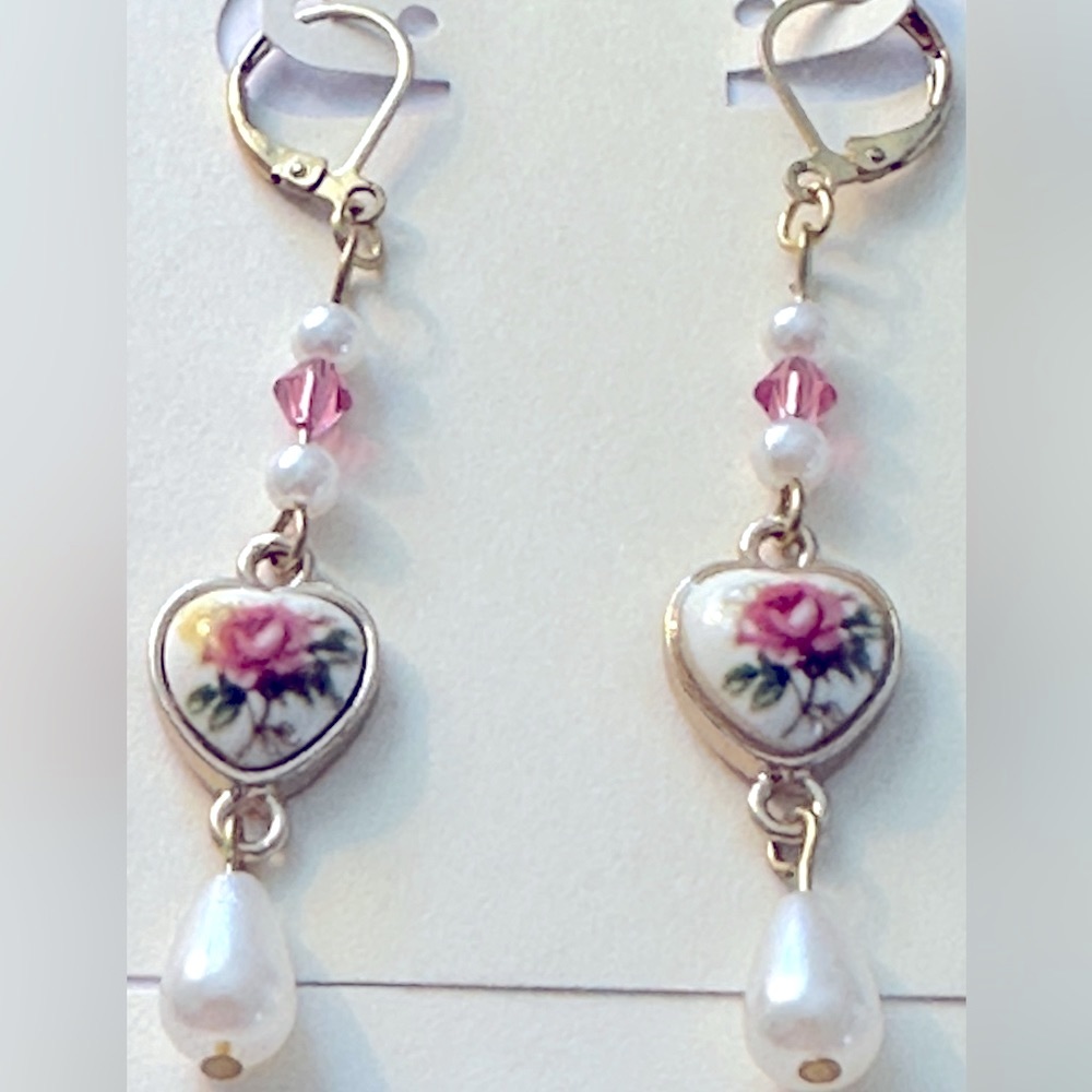 HP-Rose Heart Earrings w/Swarovski Crystal
